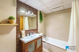 Kúpeľňa v ubytovaní Sea Views & Parking - SOHO Cozy Apartment
