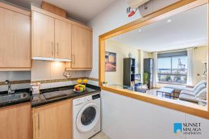 Kuchyňa alebo kuchynka v ubytovaní Sea Views & Parking - SOHO Cozy Apartment