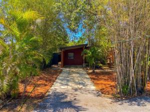 Gallery image of Boca Bunk House 1 AND A HALF miles from the beach in Boca Raton