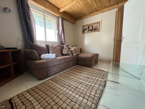 Χώρος καθιστικού στο Large Panoramic Villa Retreat +23 φωτογραφίες