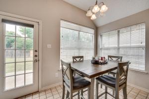 Φωτογραφία από το άλμπουμ του Adorable, Cozy, Relaxing Home σε Mansfield