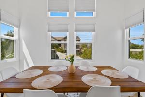 Fotografie z fotogalerie ubytování Stylish Phoenix Townhome - Foosball Table, Laundry, Parking! v destinaci Phoenix