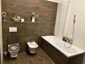 Koupelna v ubytování Apartmán až pro 8 osob + 13 fotografií