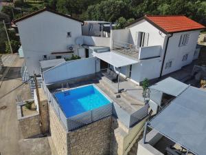 Bassein majutusasutuses Villa Carmen või selle lähedal