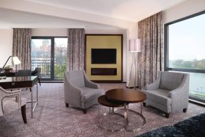 Posezení v ubytování Sheraton Grand Krakow