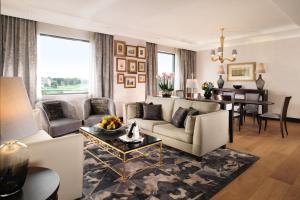 Posezení v ubytování Sheraton Grand Krakow