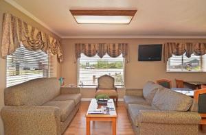 Posezení v ubytování Americas Best Value Inn Crosstimbers