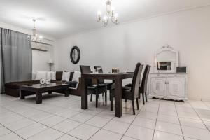 Η κουζίνα ή μικρή κουζίνα στο Thanos Luxury home