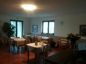 Restaurace v ubytování Agritur Arcosole B&B Camping