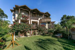 Градина пред Shiva Boutique Hotel - Praia do Rosa