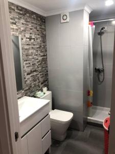 Koupelna v ubytování XRYHOMES II Residencial en Jerez con 3 hab, 6pax, a 10 min del centro