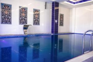 Bazén v ubytování Move npic Zenat al Hayat Hotel nebo v jeho okolí