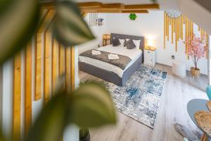 Postel nebo postele na pokoji v ubytování Sun x Mountains - Black Church