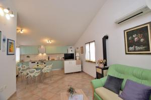 Kuchyň nebo kuchyňský kout v ubytování House MARLU
