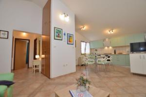Kuchyň nebo kuchyňský kout v ubytování House MARLU
