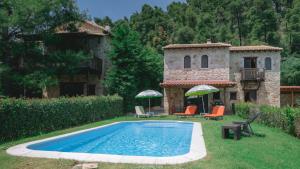 Bazén v ubytování Stone Made Private Pool Villas Kriopigi nebo v jeho okolí