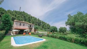 Bazén v ubytování Stone Made Private Pool Villas Kriopigi nebo v jeho okolí