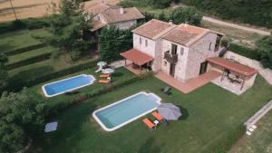 Bazén v ubytování Stone Made Private Pool Villas Kriopigi nebo v jeho okolí