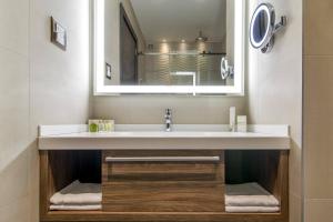Phòng tắm tại Sheraton Novi Sad