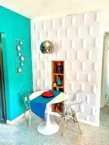 A seating area at The Flamingo Palms private 1bd 1ba Unit in Duplex