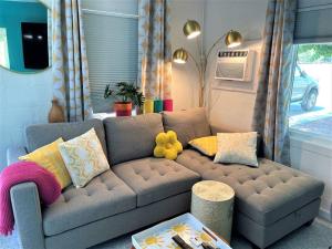 A seating area at The Flamingo Palms private 1bd 1ba Unit in Duplex