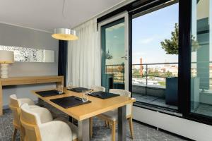 Posezení v ubytování Sheraton Berlin Grand Hotel Esplanade