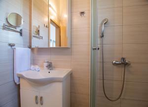 Ένα μπάνιο στο Sunny Apartments +73 φωτογραφίες