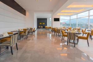 Restaurace v ubytování Four Points by Sheraton Cuenca
