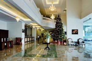 Lobi atau kawasan kaunter penerimaan di Nha Trang Palace Hotel +44 gambar