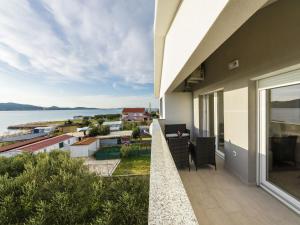 Fotografie z fotogalerie ubytování Comfy Apartment in Sveti Petar na Moru with Garden v destinaci Krmčina