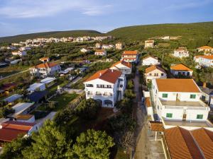 Fotografie z fotogalerie ubytování Comfy Apartment in Sveti Petar na Moru with Garden v destinaci Krmčina
