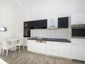 Fotografie z fotogalerie ubytování Comfy Apartment in Sveti Petar na Moru with Garden v destinaci Krmčina