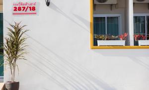 Budova, kde se hotel nachází + 25 fotografií