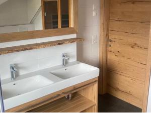 Fotografie z fotogalerie ubytování Chalet in Hohentauern Styria with sauna v destinaci Hohentauern
