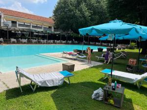 Bazén v ubytování Hotel Sporting Brugherio nebo v jeho okolí