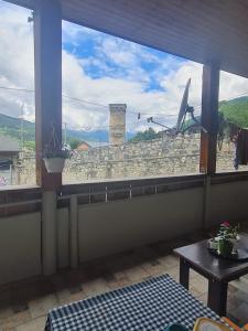 Nespecifikovaný výhled na hory nebo výhled na hory při pohledu z penzionu + 33 fotografií