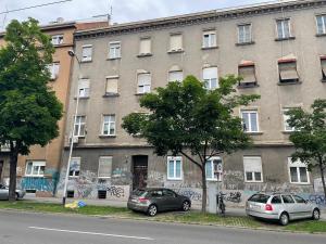 Budova, v ktorej sa apartmán nachádza