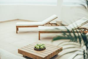 Część wypoczynkowa w obiekcie Cala Lanuza Suites
