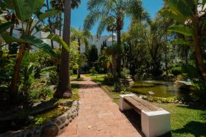 Zdjęcie z galerii obiektu Apartment, close to the beach and sea views, in Marbella w Marbelli