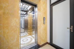 Ένα μπάνιο στο Carol Homestay & Apartment Đà Nẵng 4 +41 φωτογραφίες