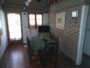 Μια τηλεόραση ή/και κέντρο ψυχαγωγίας στο Cabañas Rincón del Río