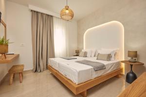 Postel nebo postele na pokoji v ubytování Ducato di Zante Luxury Beach Villa, by ZanteWize