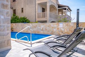 Kolam renang di atau dekat dengan Luxury apartment "Blue Diamond"