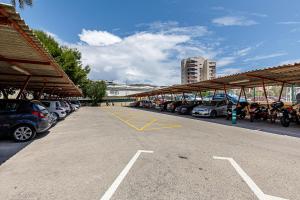 Fotografia z galérie ubytovania Tridente reformed apartment with pool v Alicante