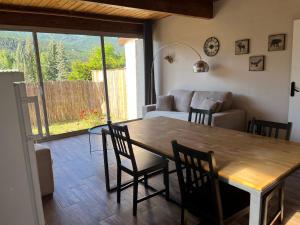 Zdjęcie z galerii obiektu Barcelonnette location avec jardin w mieście Barcelonnette