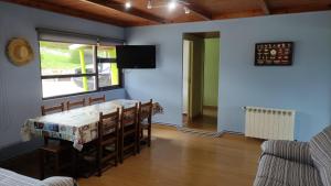 TV a/nebo společenská místnost v ubytování Casa Iris - Paraíso Ortegal