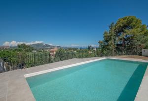 En generel udsigt til bjerge eller udsigt til bjerge taget fra villaen