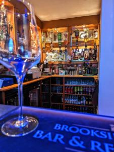 Nápoje v ubytování Brookside Hotel & Restaurant ,Suitable for Solo Travelers, Couples, Families, Groups Education trips & Contractors welcome
