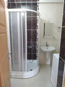 Kúpeľňa v ubytovaní YAPIFORM ViP APARTS WİTH SEA VİEW
