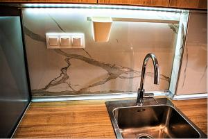 Φωτογραφία από το άλμπουμ του Blue like Orange with balcony στη Θεσσαλονίκη